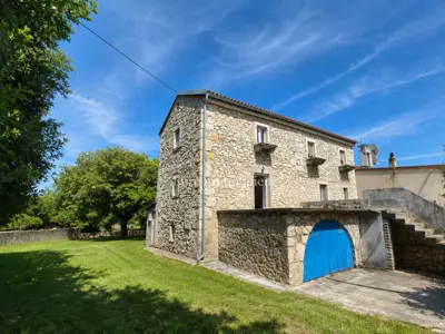 Steinhaus 210 m², Šilo - großer Gartenbereich - 11