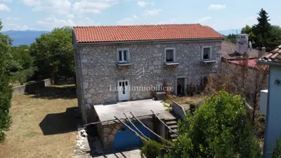 Steinhaus 210 m², Šilo - großer Gartenbereich - 13