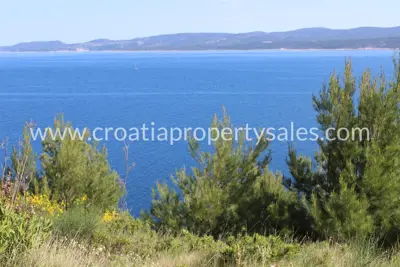 Building plot 2,622 m², Omiš - near the sea and beaches