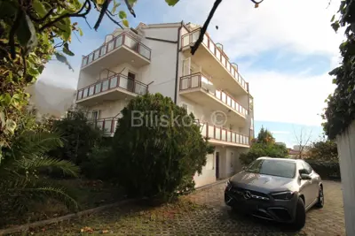 Kuća 600 m², Podstrana - drugi red od mora - 2