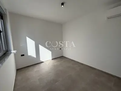 ZADAR, KOŽINO - Luksuzan stan u novogradnji 100 m od mora - 16