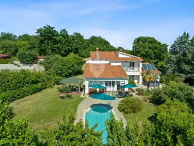 Kuća 350 m², Rabac - bazen i wellness