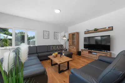 Kuća 350 m², Rabac - bazen i wellness - 9