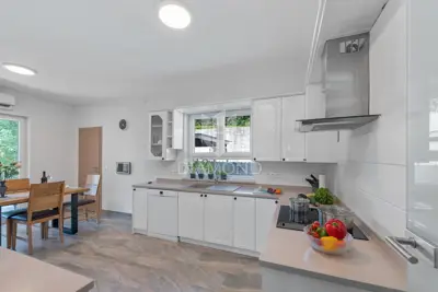 Kuća 350 m², Rabac - bazen i wellness - 14