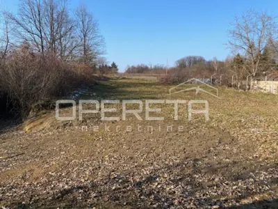 Zemljište 1.316 m², Samobor - Petkov breg, priključci vode i struje - 2