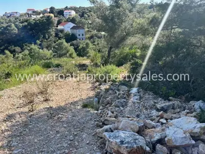 Grundstück 519 m², Otok Vis - ruhige Siedlung, 800 m vom Meer - 6