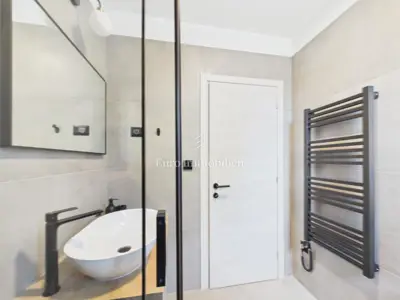 Kuća 1.099 m², Šišan - novogradnja s dva stana - 13
