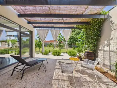 Kuća 1.099 m², Šišan - novogradnja s dva stana - 2