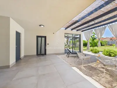 Kuća 1.099 m², Šišan - novogradnja s dva stana - 22