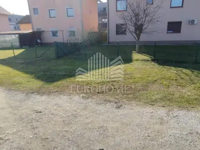 Kuća 200 m², Sveta Klara - 2 stana i 700 m² okućnice - 9