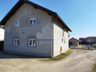 Kuća 200 m², Sveta Klara - 2 stana i 700 m² okućnice - 2