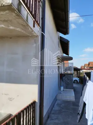 Kuća 200 m², Sveta Klara - 2 stana i 700 m² okućnice - 4