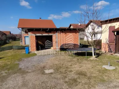 Kuća 200 m², Sveta Klara - 2 stana i 700 m² okućnice - 6