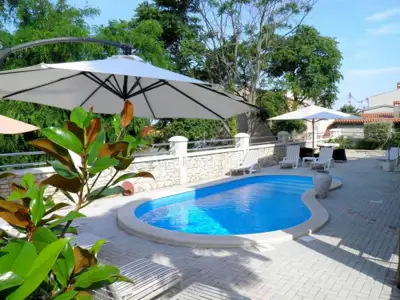 Apartmanska kuća 534 m², Funtana - 500 m od mora, bazen - 6