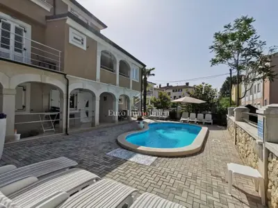 Apartmanska kuća 534 m², Funtana - 500 m od mora, bazen - 2
