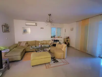 Apartmanska kuća 534 m², Funtana - 500 m od mora, bazen - 15