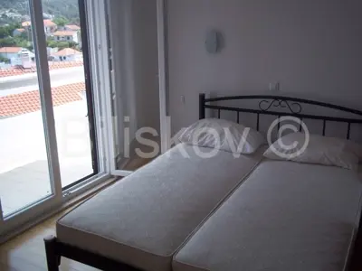 Drvenik Veliki, dvije kuće 80m od mora, prodaja - 8