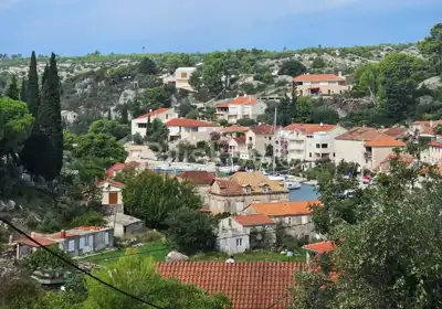 Zemljište 4 356 m², Bobovišća na Braču, 150 m od mora