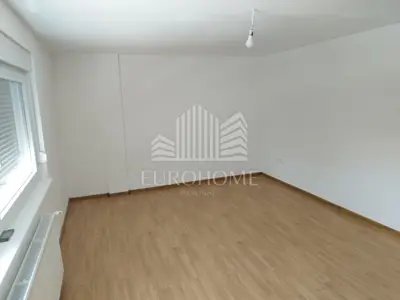 Dio kuće 250 m², Mraclin - stambeni ili poslovni prostor - 13