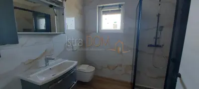* Namješteno NOVO kuća sa bazenom u Šišanu * - 20