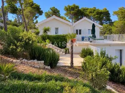 Seltenheit auf Brač Einzigartige Villa in erster Reihe zum Meer - 4