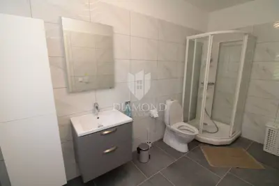Nova kuća sa bazenom u okolici Labina - 15