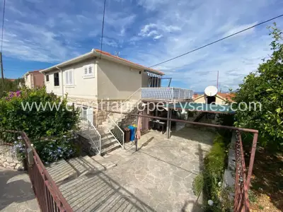 Kuća, Brač, 111 m², 380 000 €