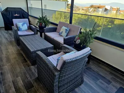 Functional 2-room apartment with covered terrace - 2