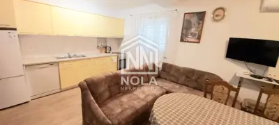 Kuća 234 m², Pirovac - 3 stana i 2 garaže - 12