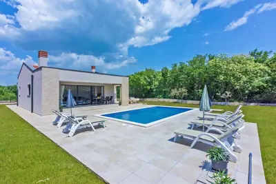 Haus 126 m², Labin - Neubau mit Pool - 2