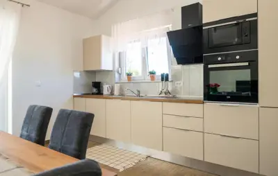 Haus 126 m², Labin - Neubau mit Pool - 21
