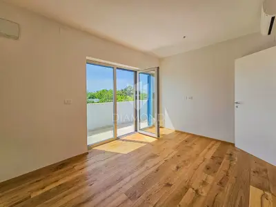House 126 m², Umag - 3 bedrooms, terrace - 11
