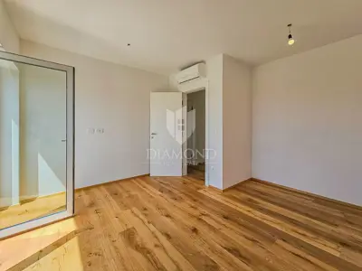 House 126 m², Umag - 3 bedrooms, terrace - 14