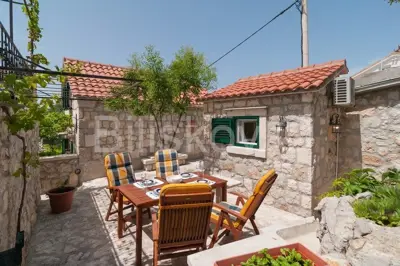 Kuće 322 m², Omiš - uhodan turistički najam - 10