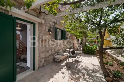Kuće 322 m², Omiš - uhodan turistički najam - 3