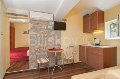 Kuće 322 m², Omiš - uhodan turistički najam - 13