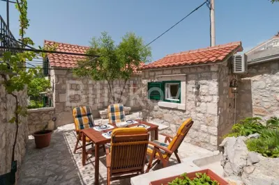 Houses 322 m², Omiš - established tourist rental - 10