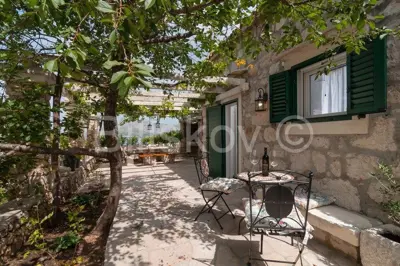 Houses 322 m², Omiš - established tourist rental - 2