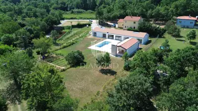 Villa 270 m², Kršan Umgebung, beheizter Pool