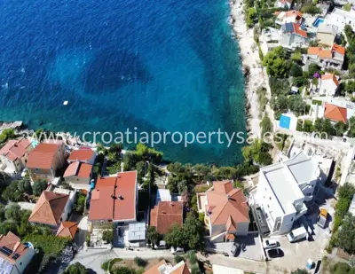 Kuća 106 m², Trogir - 1. red do mora i otvoren pogled