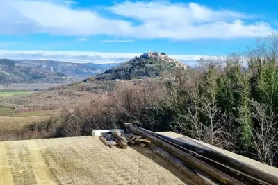 House with a beautiful view of Motovun - 3