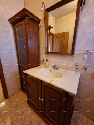 Kuća 460 m², Medulin - 4 stana i okućnica - 19