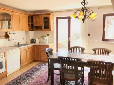 Kuća 460 m², Medulin - 4 stana i okućnica - 2