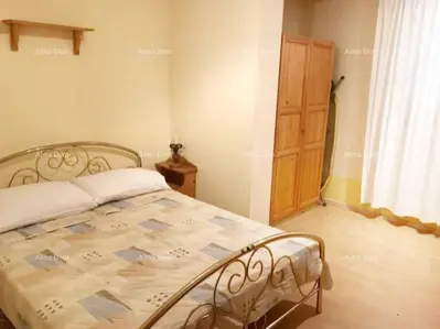 Kuća 460 m², Medulin - 4 stana i okućnica - 8