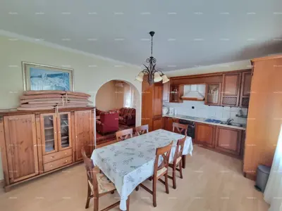 Kuća 460 m², Medulin - 4 stana i okućnica - 20