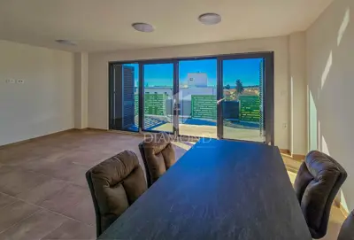 Wohnung zum Kauf in Novigrad, 85,2 m²