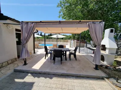 Doppelhaushälfte 74 m², Krk - Pool und gepflegter Garten - 7