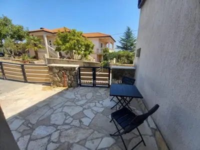 Doppelhaushälfte 74 m², Krk - Pool und gepflegter Garten - 8