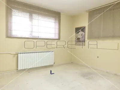Gewerbeimmobilie zur Miete in Remete, 80 m² - 4