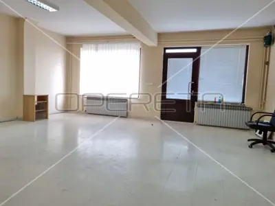 Gewerbeimmobilie zur Miete in Remete, 80 m² - 2